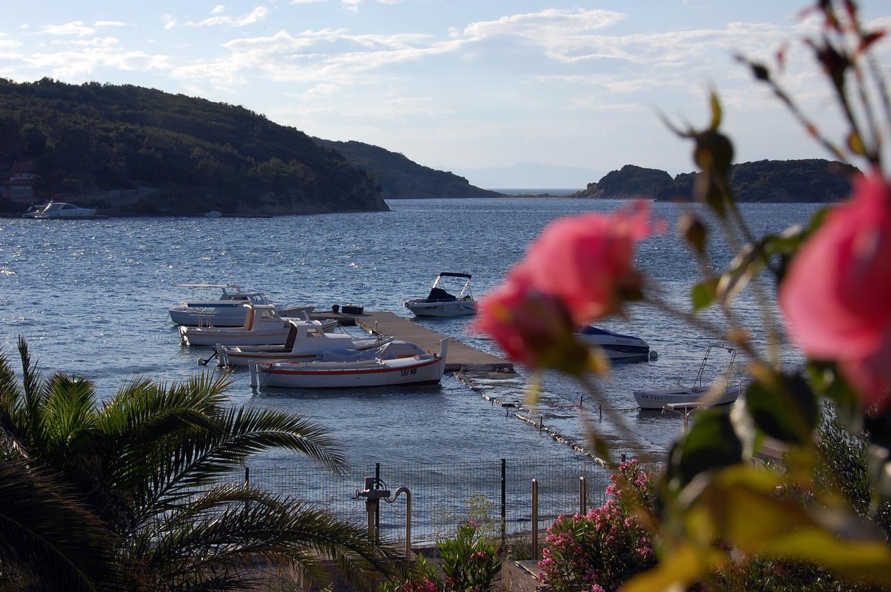 Beach Villa Ema Supetarska Draga Kültér fotó